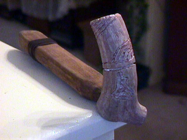 antler_pipe.jpg (42154 bytes)