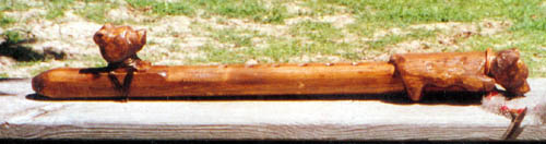 bear_flute.jpg (81332 bytes)